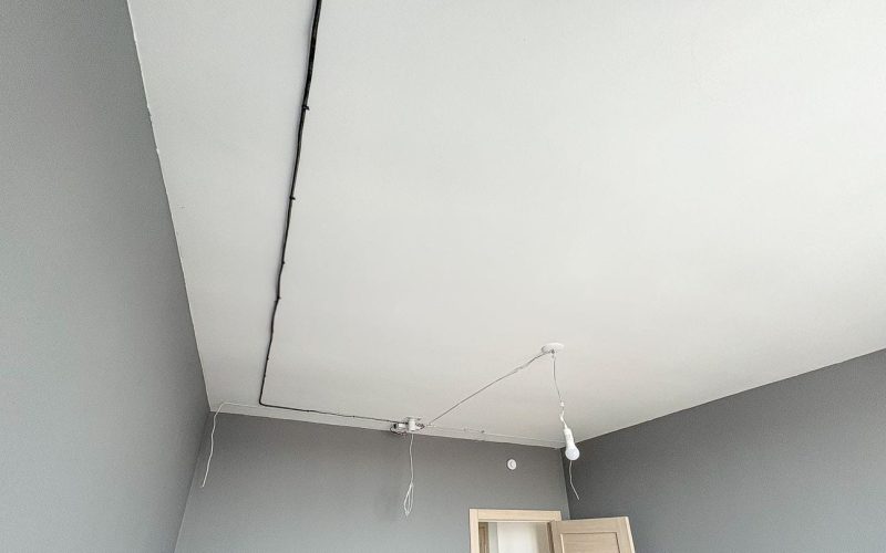 Натяжной потолок на кухне 11 м2