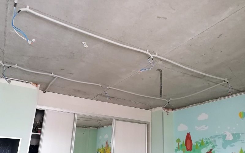Натяжной потолок в детской 10 м2​