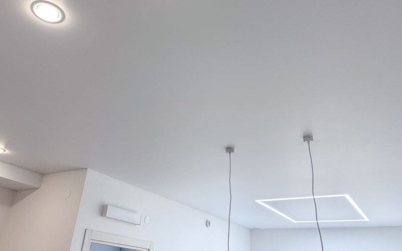 Натяжной потолок в квартире 19 м2