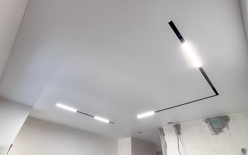 Натяжной потолок в квартире 20 м2