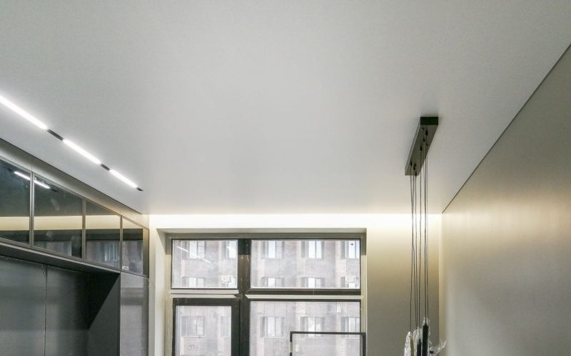 Натяжной потолок в квартире 22 м2