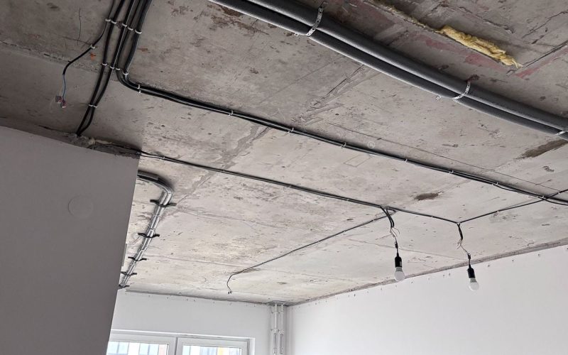 Натяжной потолок в квартире 19 м2