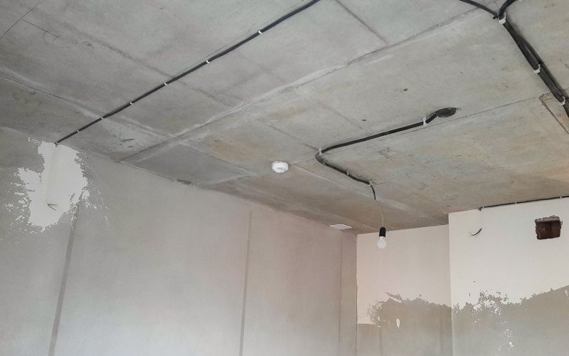 Натяжной потолок в квартире 26 м2