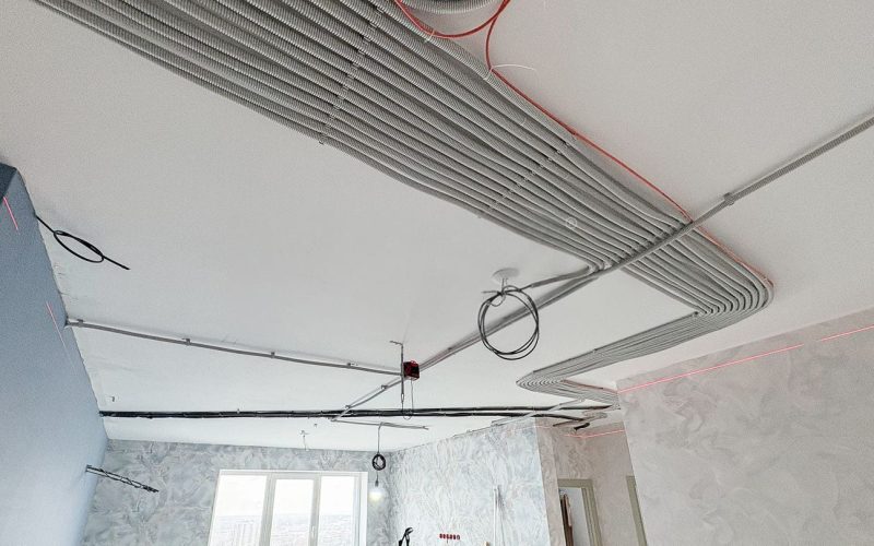 Натяжной потолок в квартире 31 м2