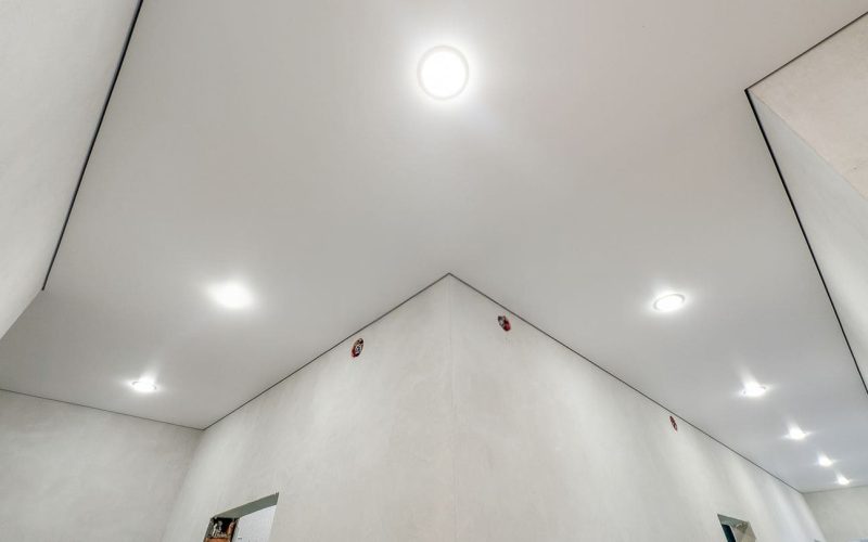 Натяжной потолок в квартире 31 м2