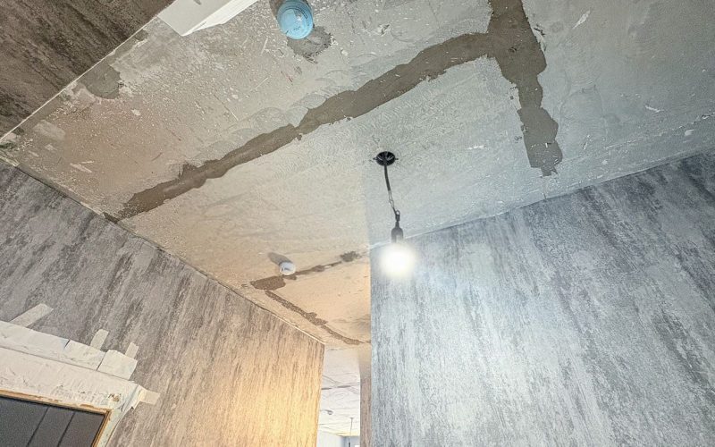 Натяжной потолок в квартире 23 м2