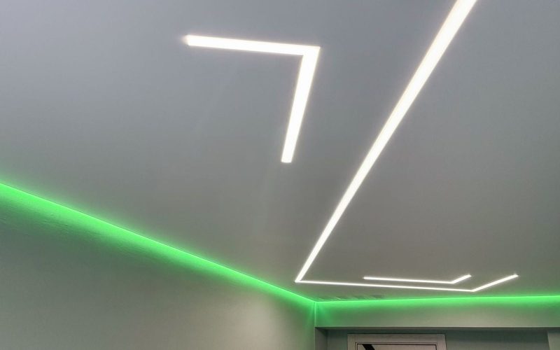 Натяжной потолок в спальне 13 м2